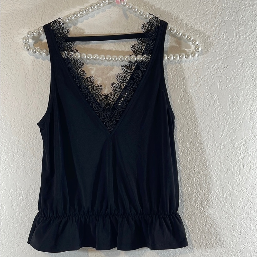 EXPRESS Women Black Crochet V-Neck Sleeveless Blouse Size XS - Picture 1 of 7
